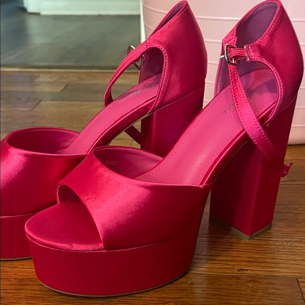 Chic Pink Platform Heels